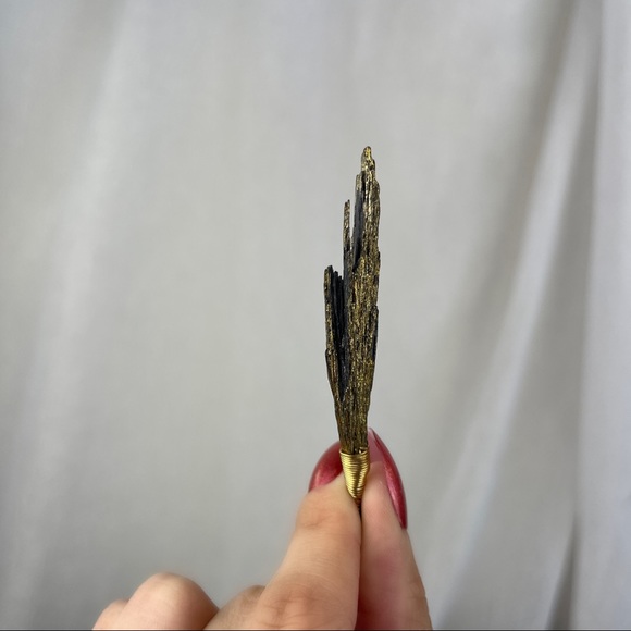 🚫SOLD🚫 NWOT Sage Goddess Alchemist Gold Plated Black Kyanite Pendant Necklace - Picture 12 of 16